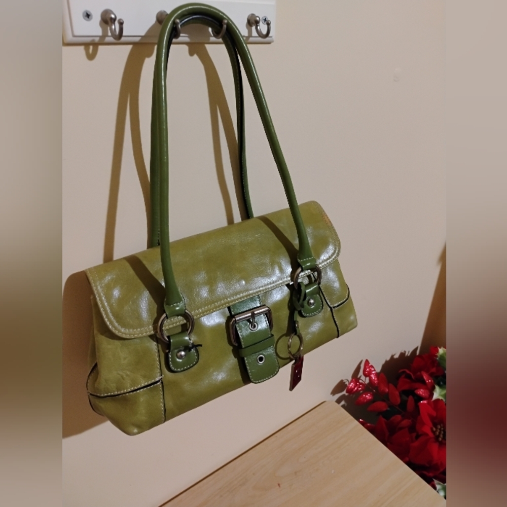 Green GIANI BERNINI Distressed Leather Shoulder Bag - Picture 7 of 14